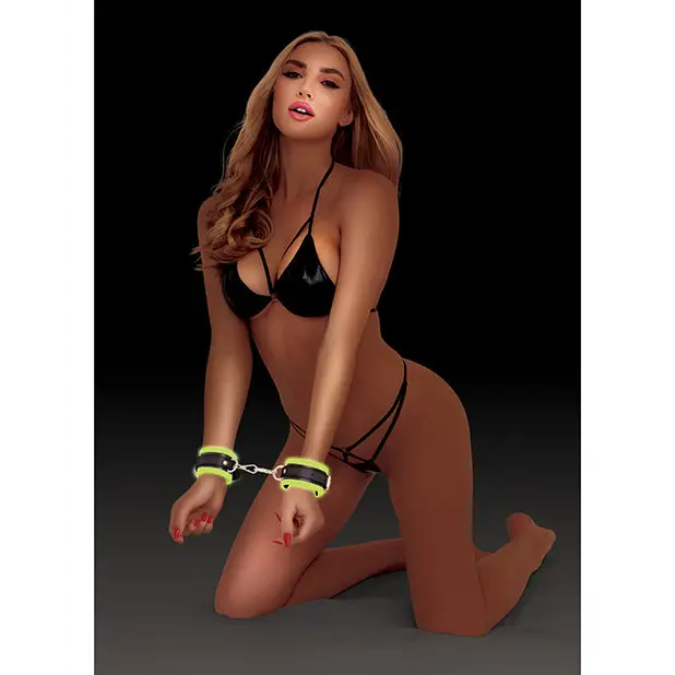 WhipSmart Glow in the Dark Deluxe Detachable Buckle Cuffs - Green - Bondage Blindfolds & Restraints